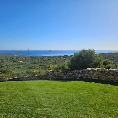 Charming Sea View House In San Pantaleo