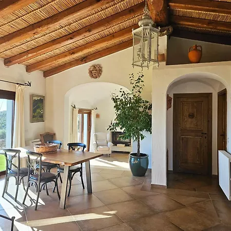 Charming Sea View House In San Pantaleo *