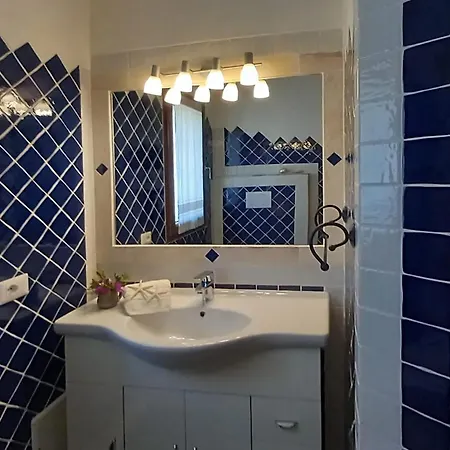 Charming Sea View House In San Pantaleo